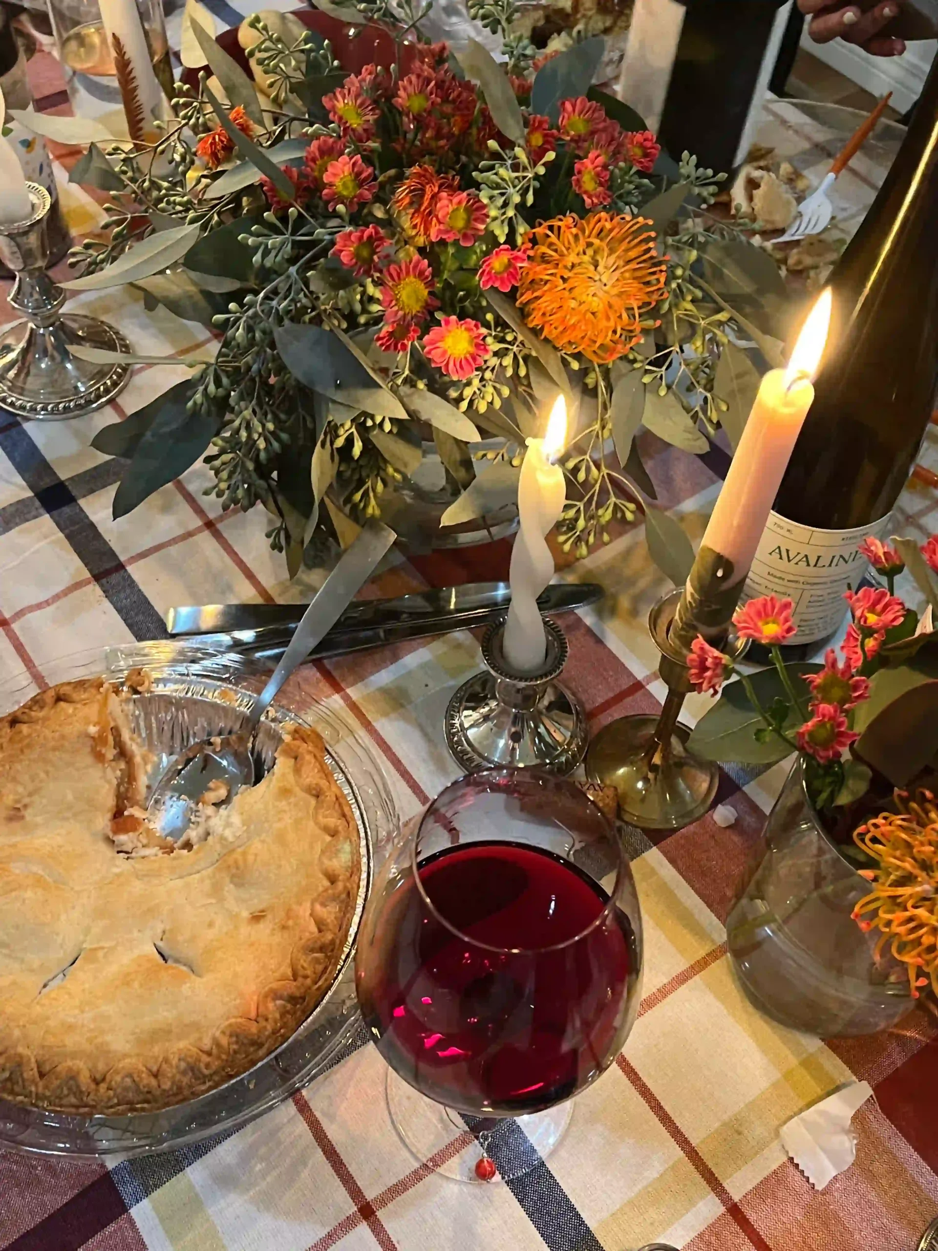 21 Insanely Good Friendsgiving Decor Ideas That Your Friends Will Obsess Over!