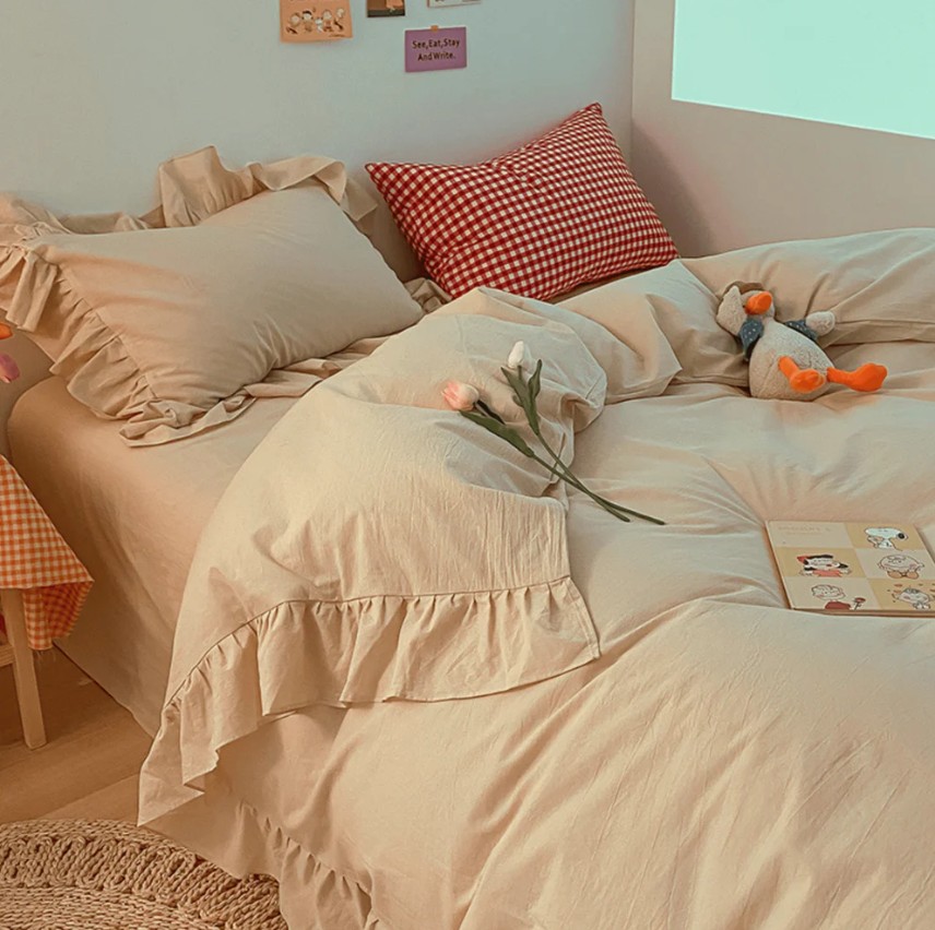 Ruffle Bedding Set / Beige - Ever Lasting