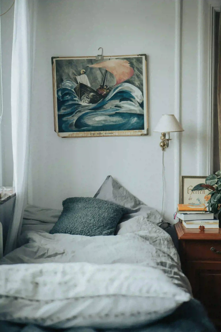 very small bedroom ideas aesthetic