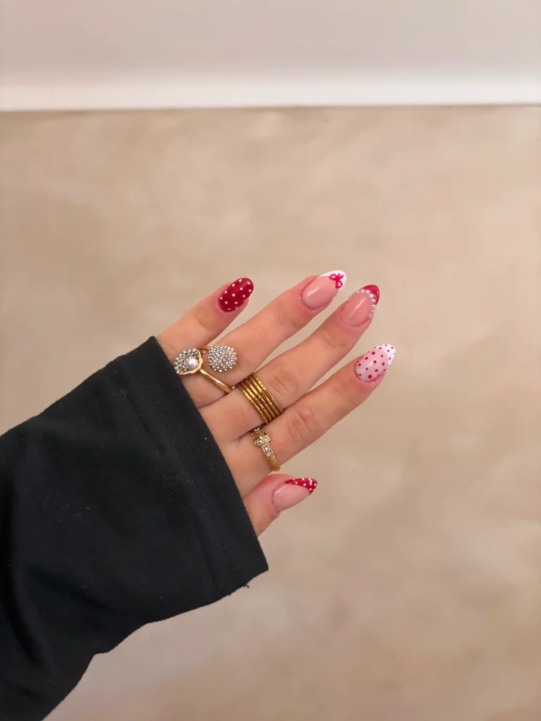 15 Festive Christmas Almond Nails You’ll Want to Copy This Year